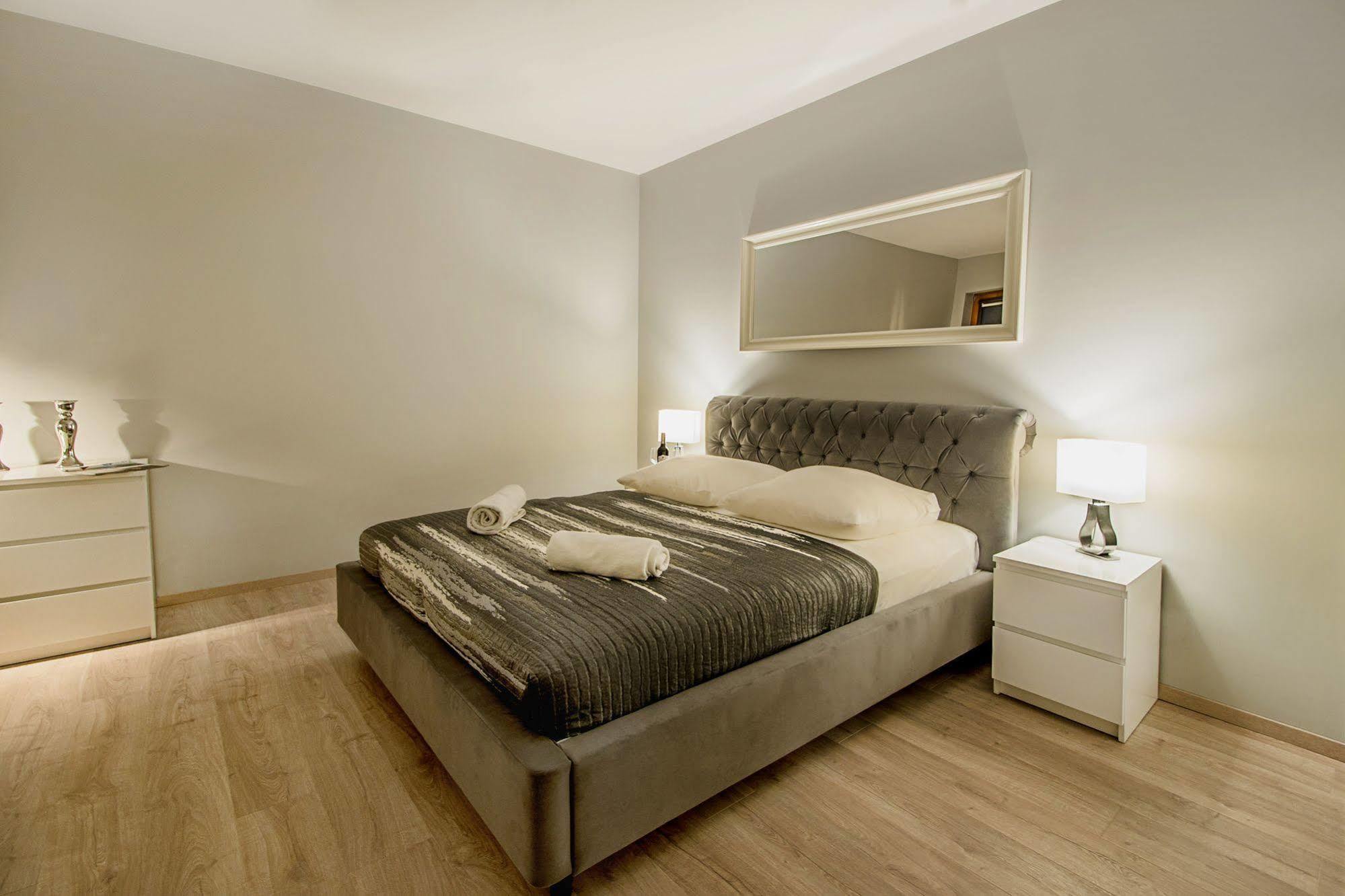 Angel City Center Krakow Aparthotel Exterior photo