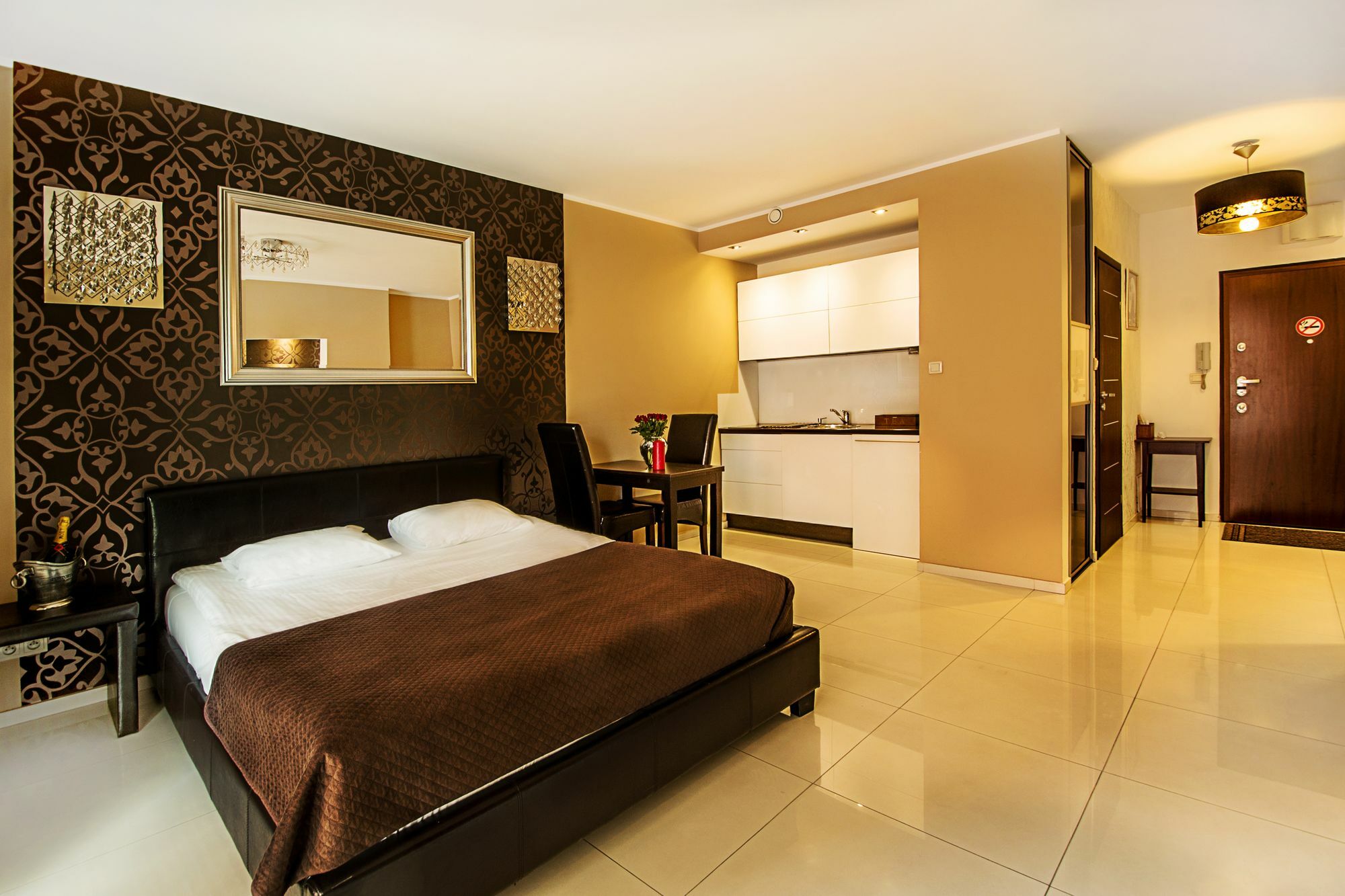 Angel City Center Krakow Aparthotel Exterior photo